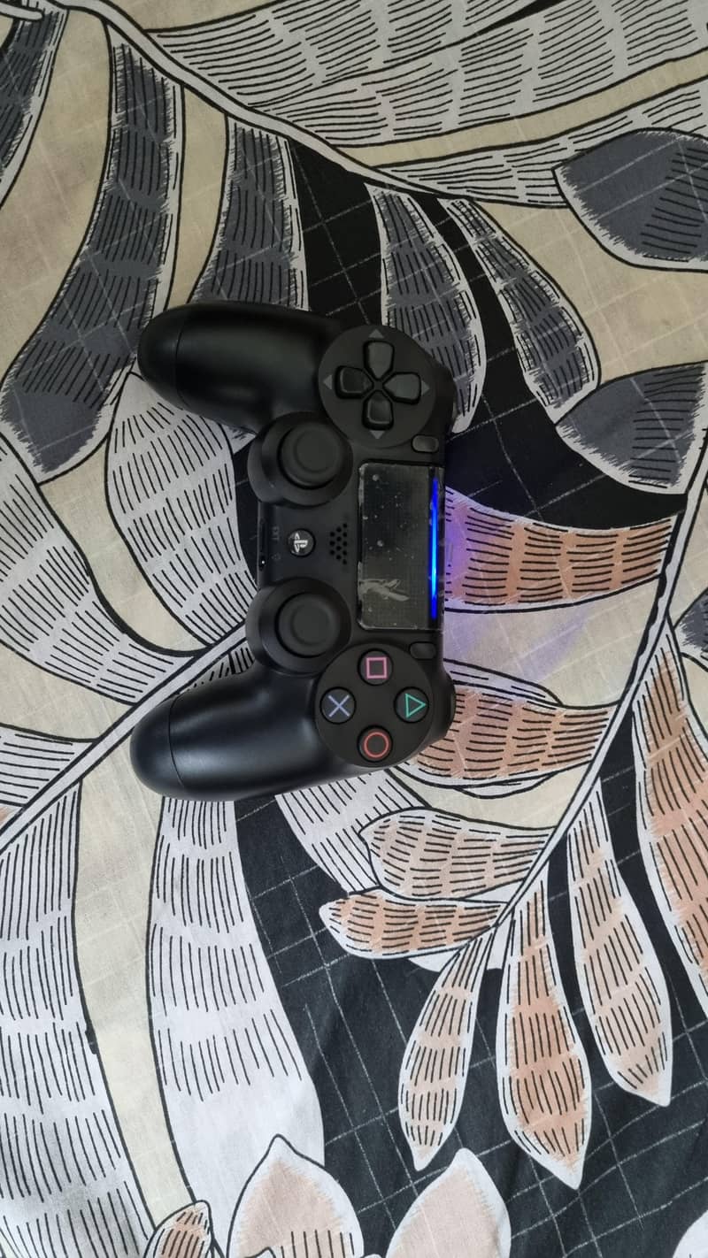 PS4 Slim 5