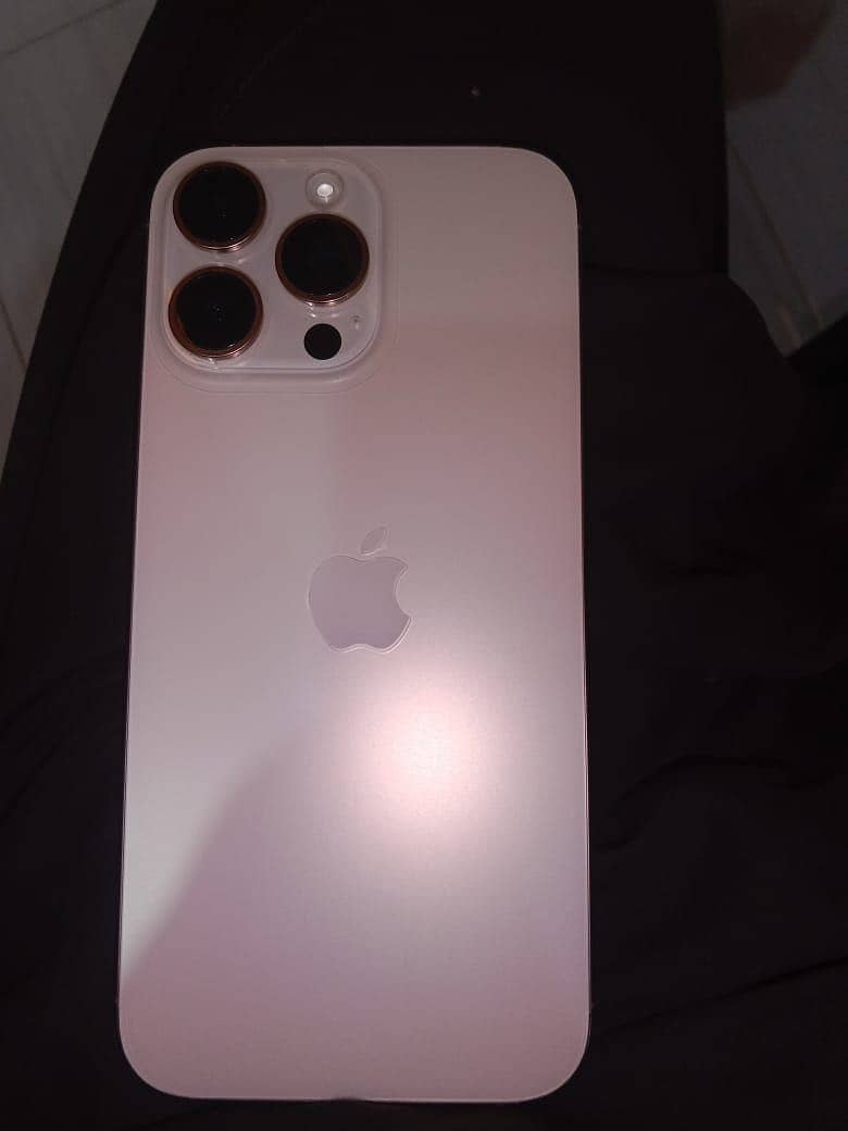 Apple iPhone 16 Pro Max 1