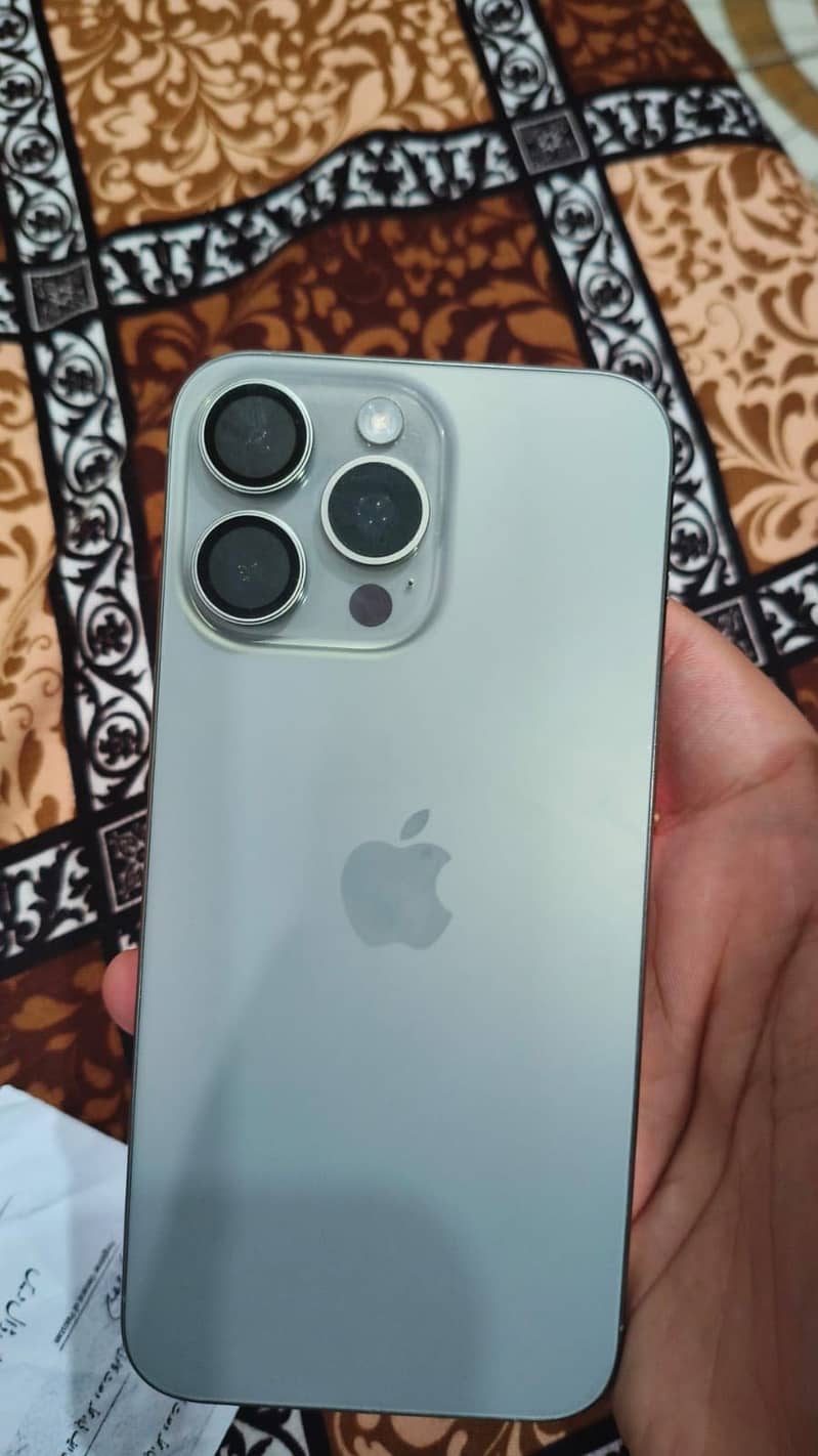 Apple iPhone 15 Pro Max 1