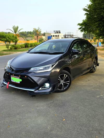 Toyota Corolla Altis Grande CVT-i 1.8 Automatic 2017
