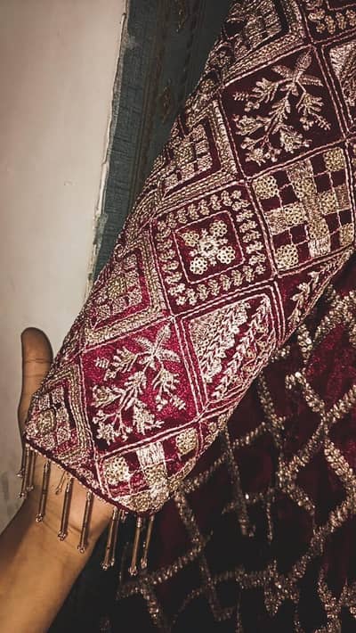 maxi in maroon color 1 to 2 time wear new condition