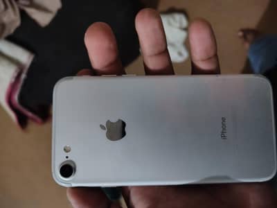 Apple iPhone 7