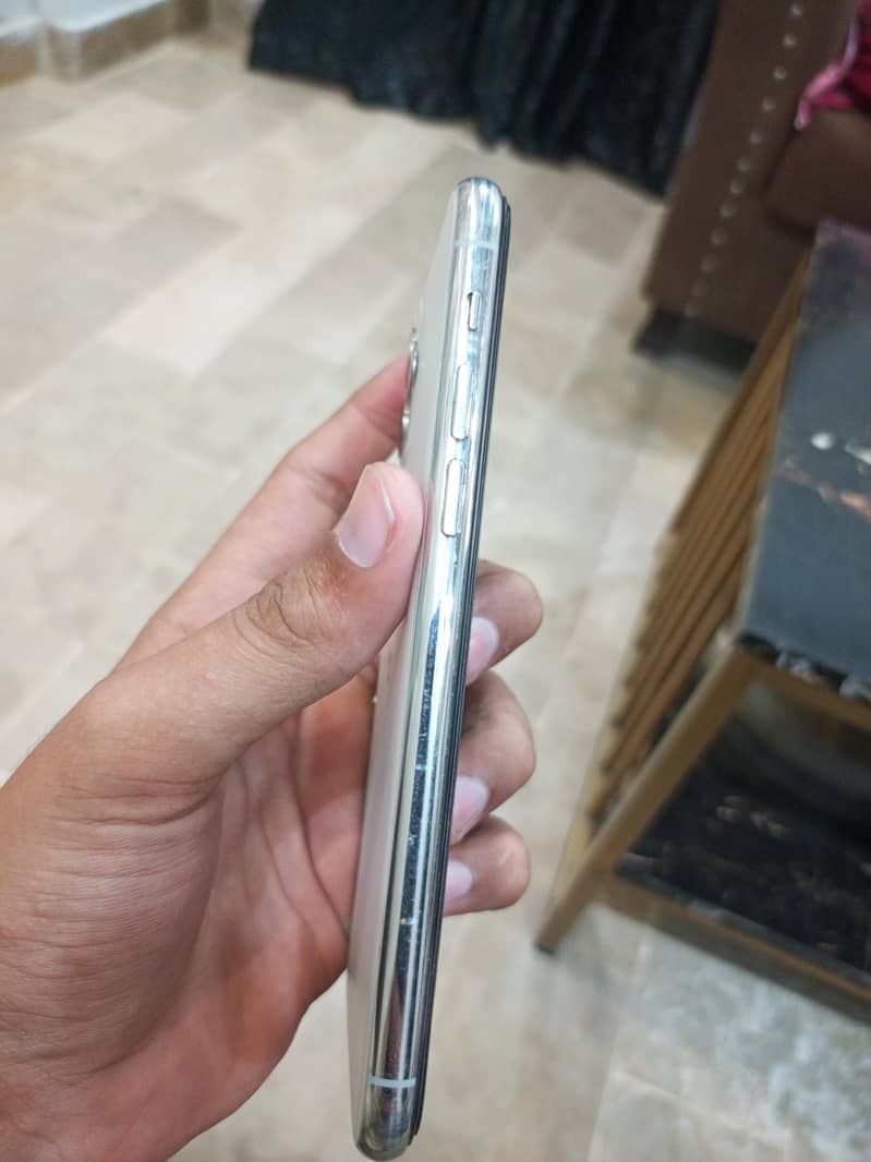 Apple iPhone 11 Pro 0