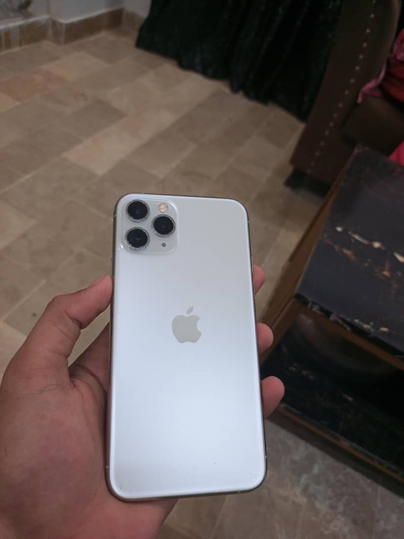 Apple iPhone 11 Pro 3