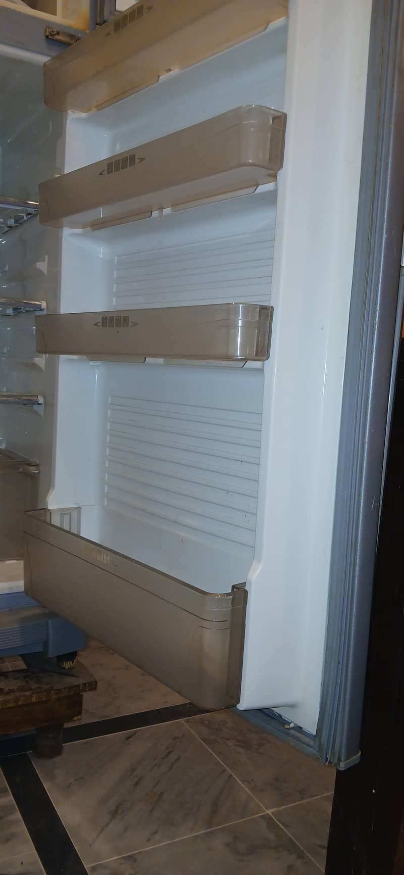 Dawlance refrigeeator model 9175WBM 5