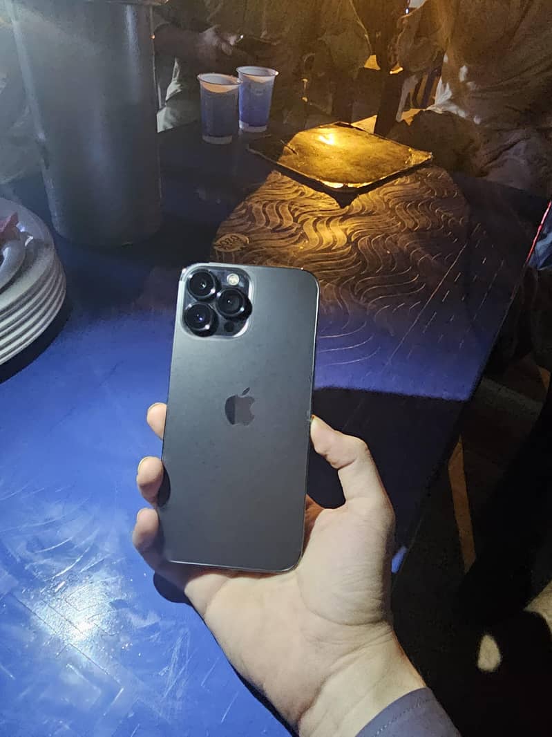Apple iPhone 13 Pro Max 6