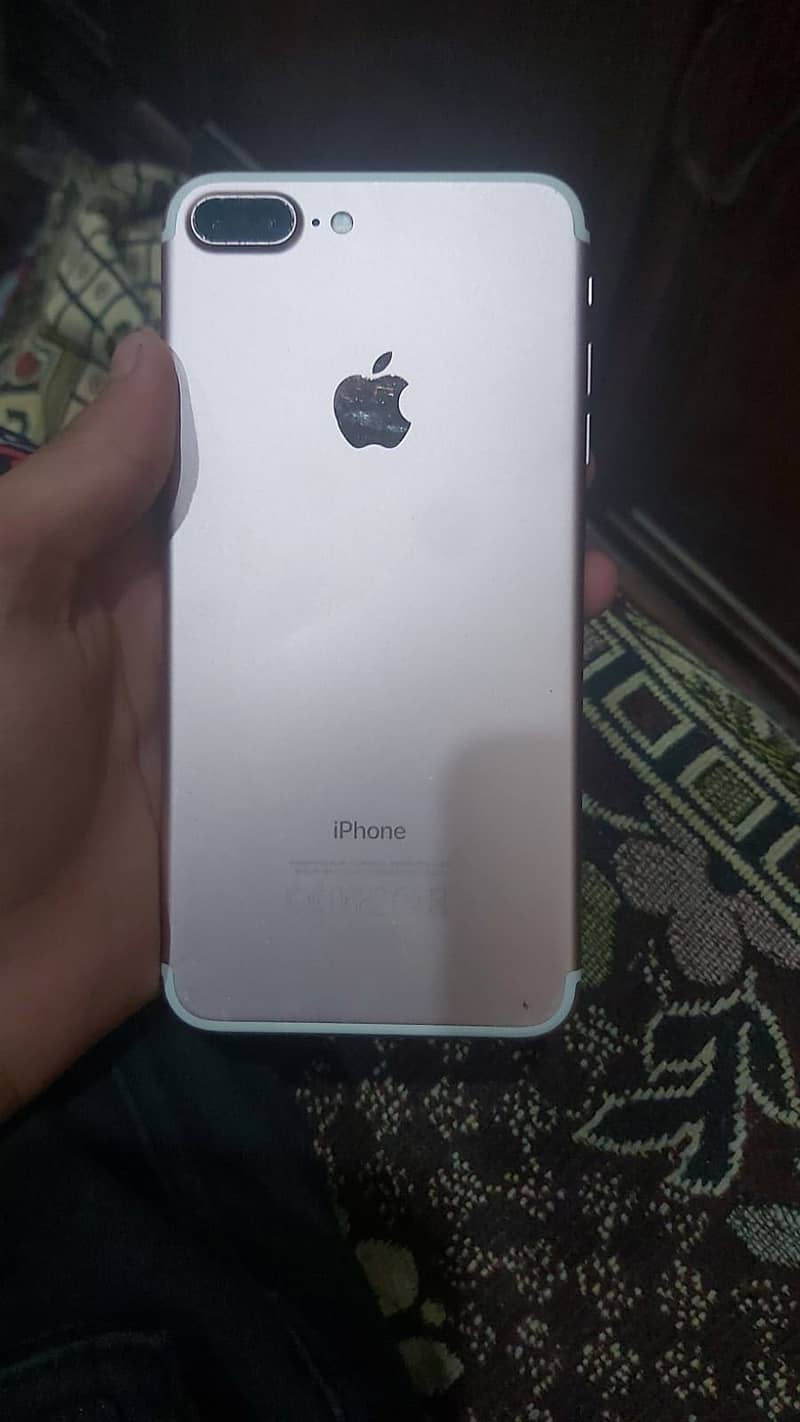 Apple iPhone 7 Plus 1