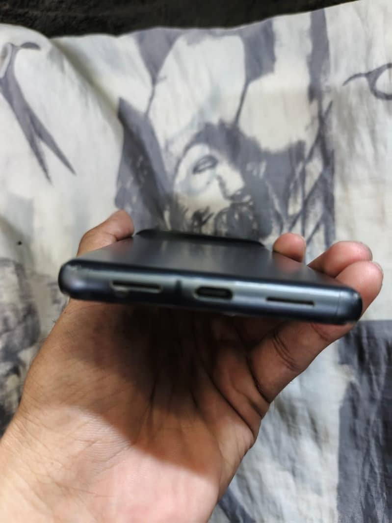 Google Pixel 7 4