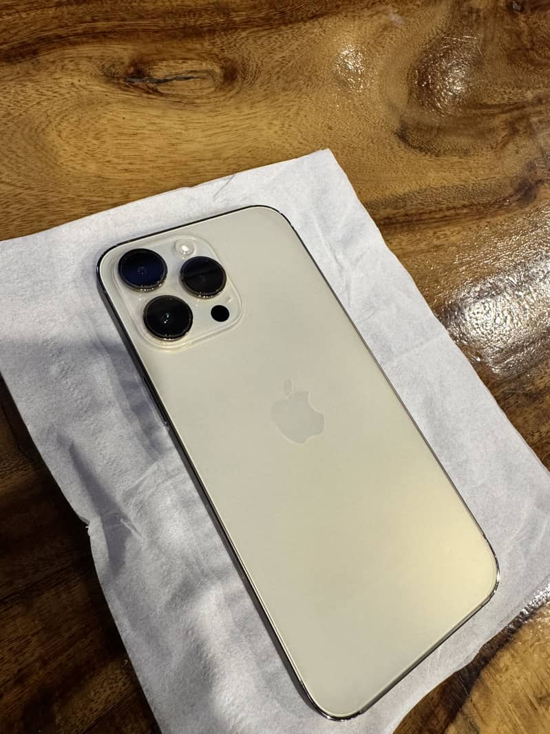 Apple iPhone 14 Pro Max 0