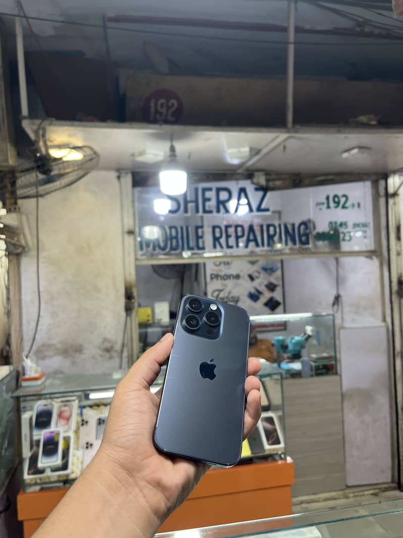 Apple iPhone 15 Pro 4