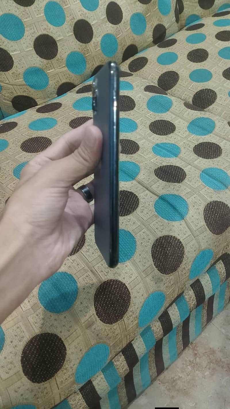 Apple iPhone 11 Pro Max 3