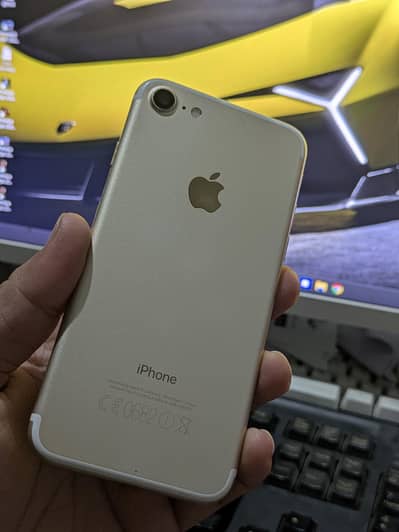 Apple iPhone 7 PTA approved 32 GB female used