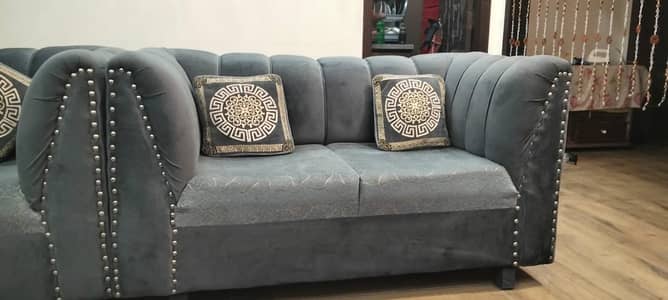 6 seater sofa available