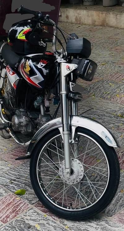 dhoom 70 bike full ready ha koi Kam nhi hona val