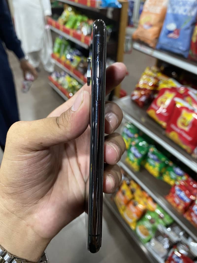 Apple iPhone X 1