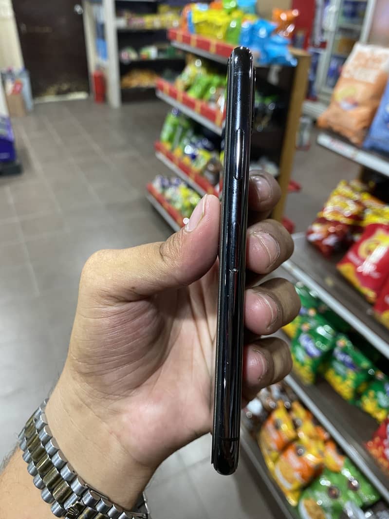 Apple iPhone X 6