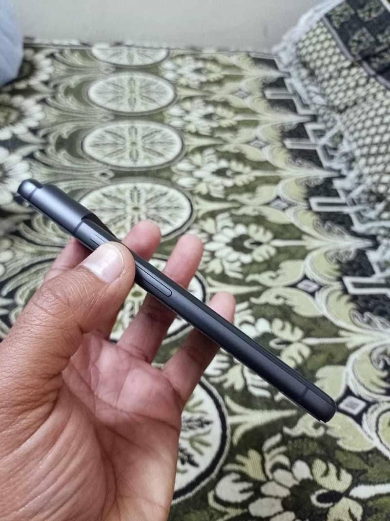 Google Pixel 8 4