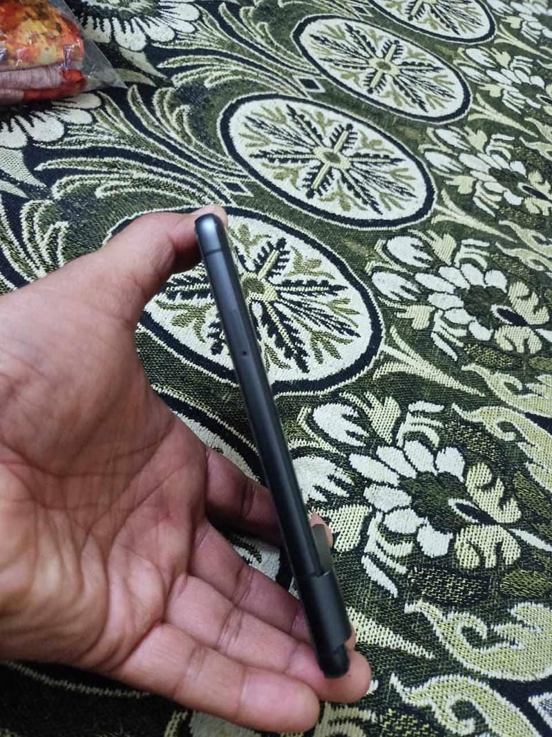 Google Pixel 8 5