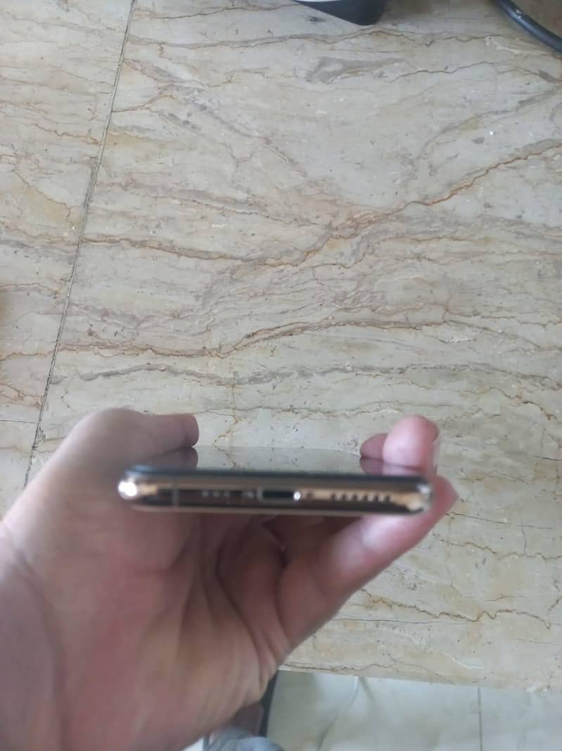 Apple iPhone 11 3