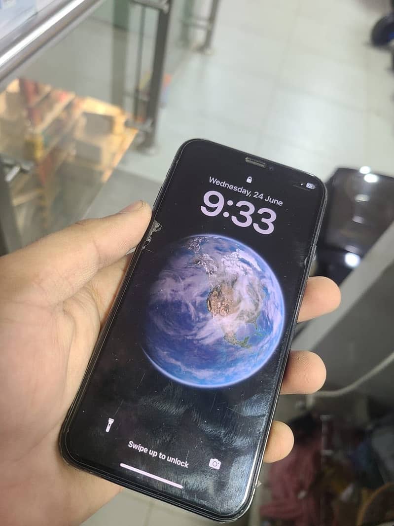 Apple iPhone X 3