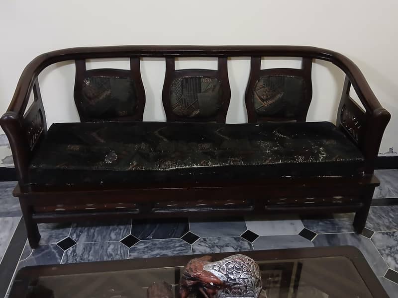 selling sofa set 2