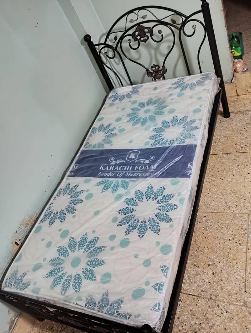 Single bed with foam 2