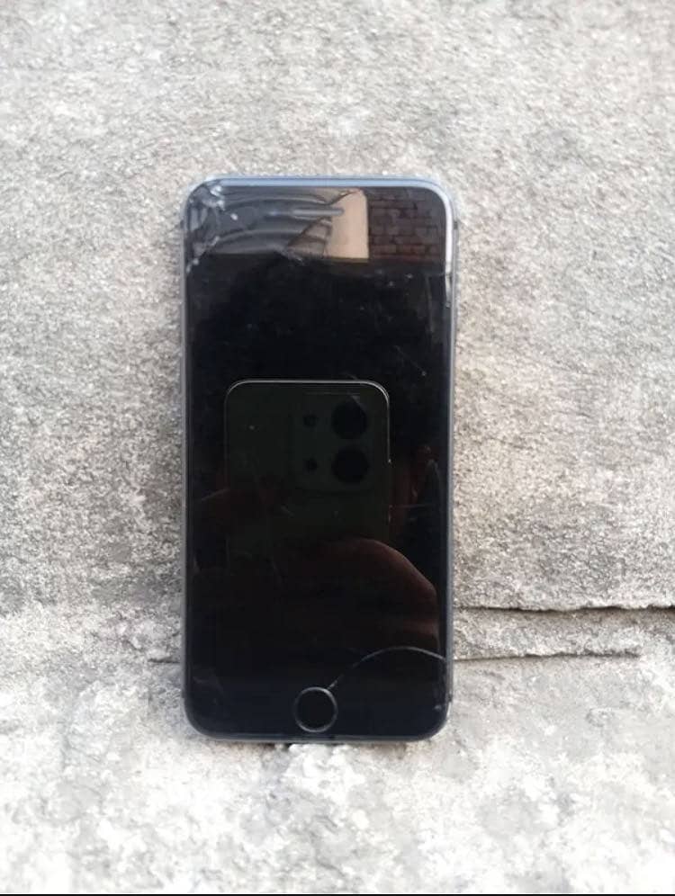 Apple iPhone 8 0