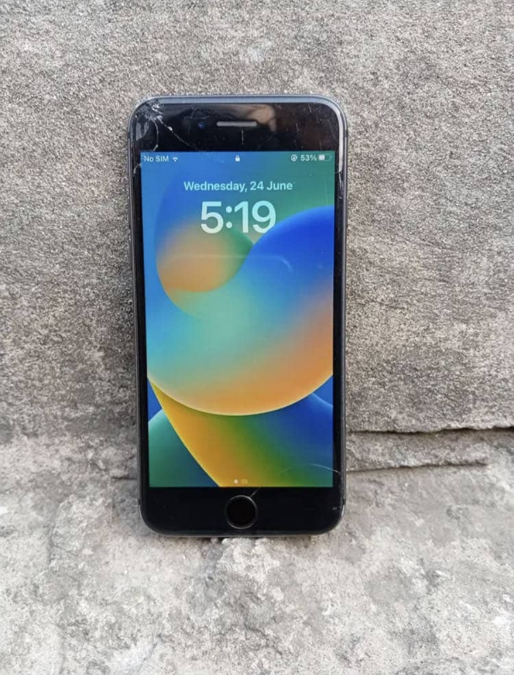 Apple iPhone 8 5
