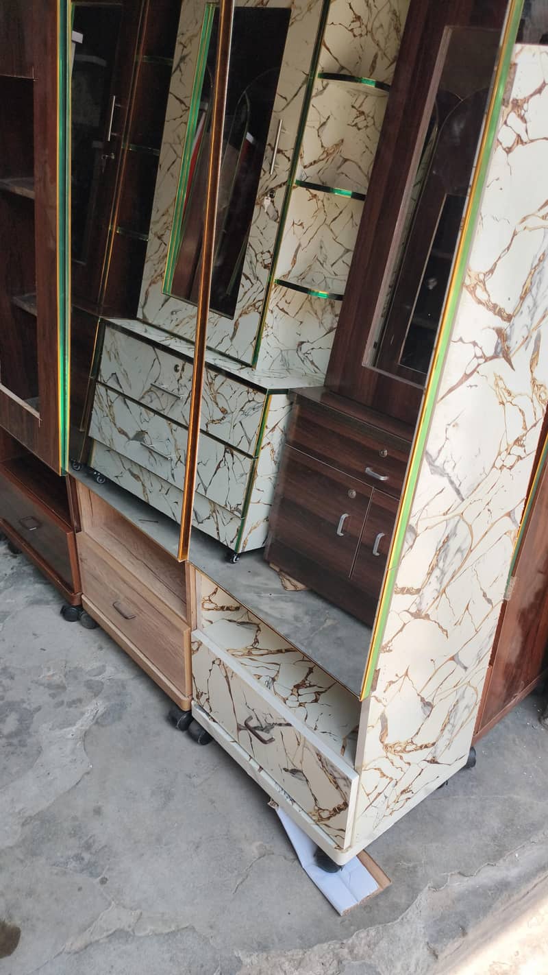 drasing full mirror with stroge box 0
