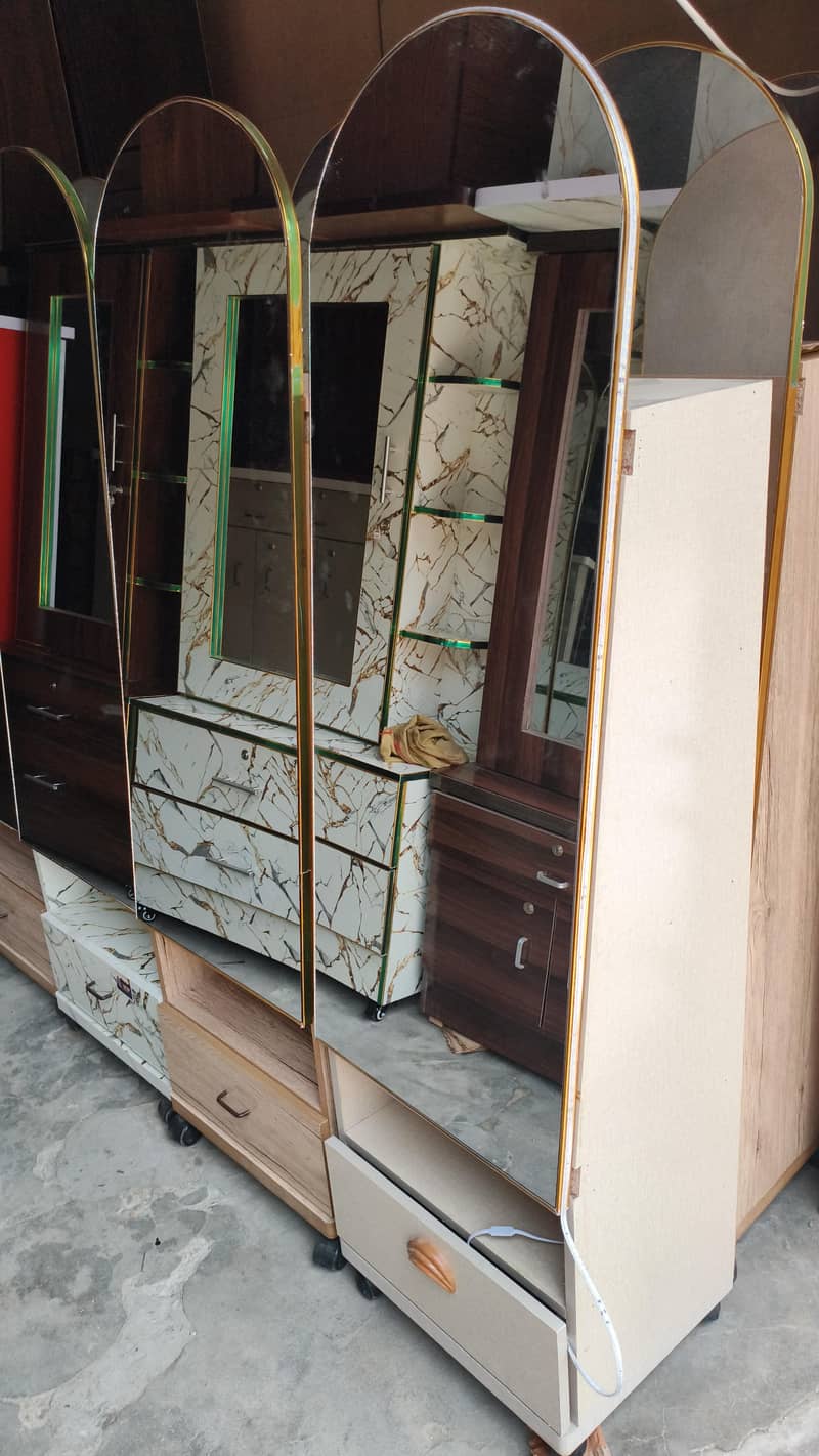 drasing full mirror with stroge box 2