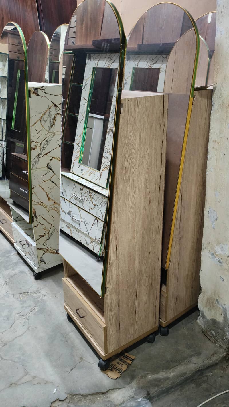 drasing full mirror with stroge box 3