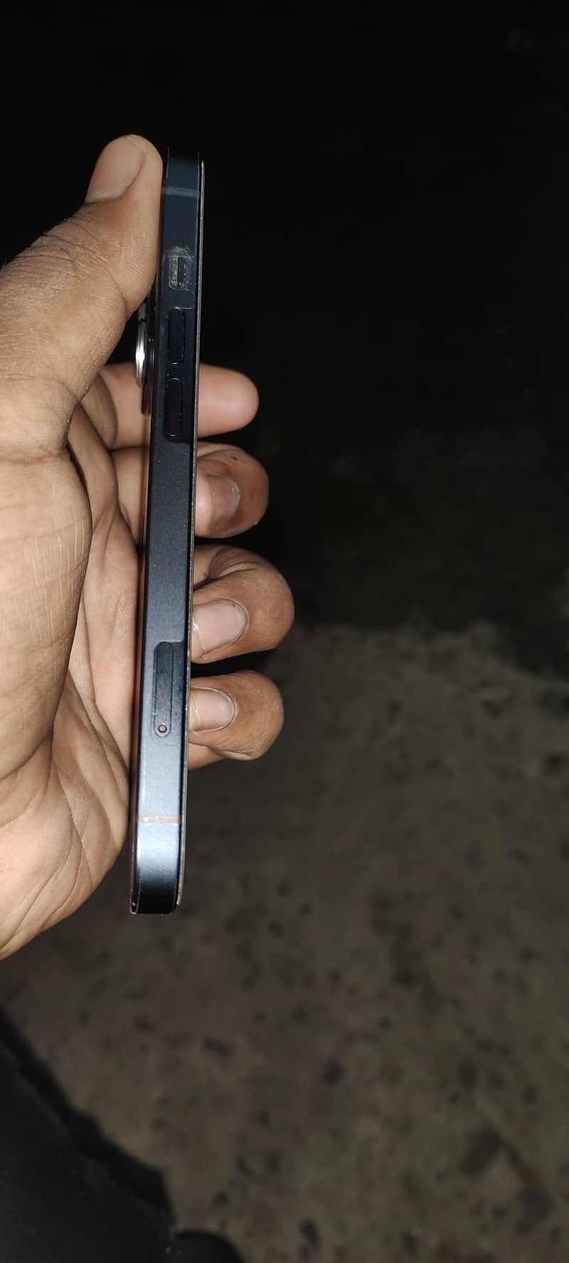 Apple iPhone 13 2