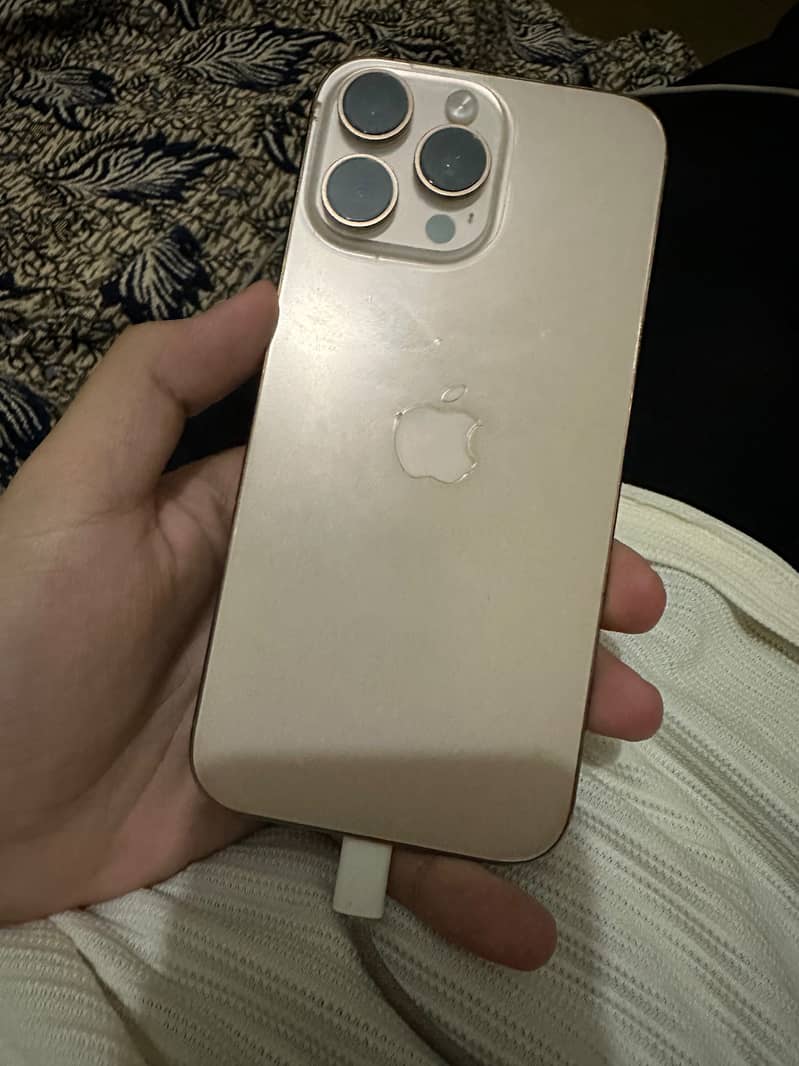 Apple iPhone 16 Pro Max 0
