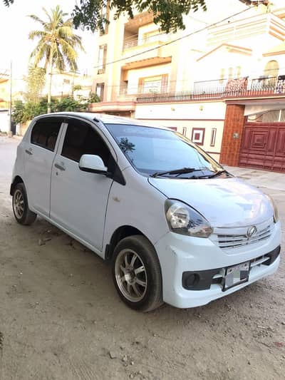 Daihatsu Mira 2012