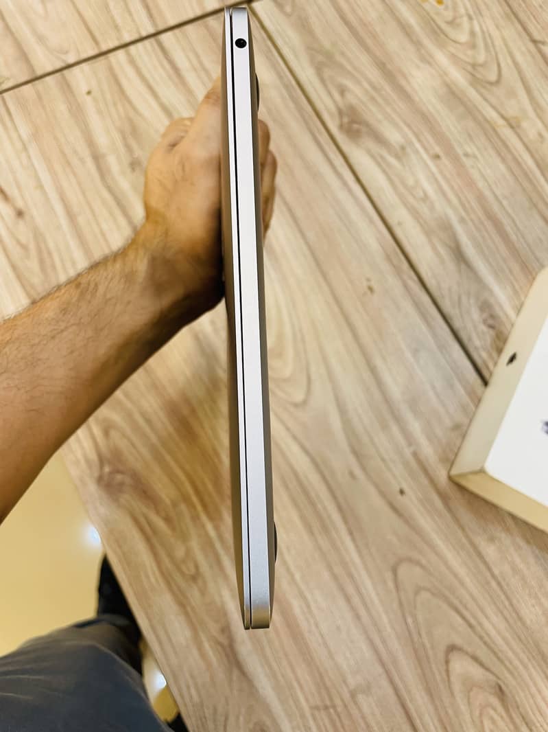 MAC Book Pro 2019 1