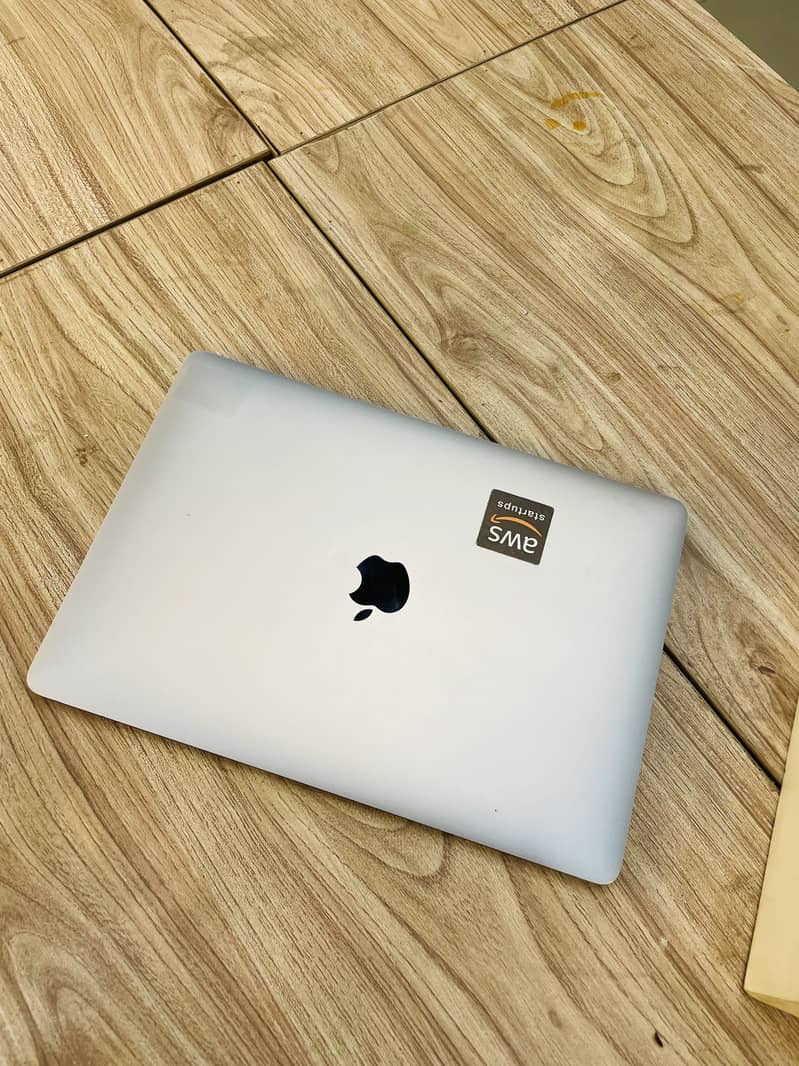 MAC Book Pro 2019 6