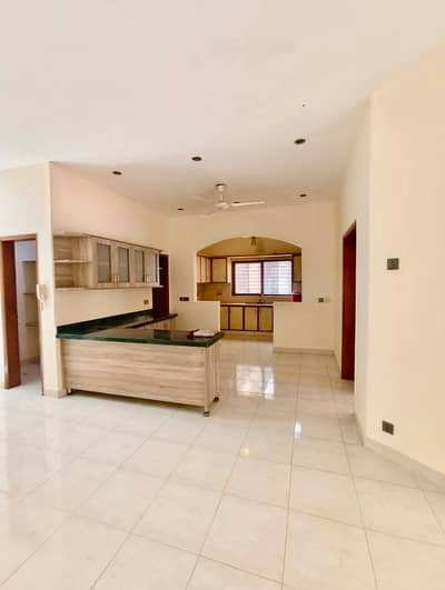 600 SQUARE YARD BUNGALOW UPPER PORTION FOR RENT IN DHA PHASE 6. MOST ELITE CLASS LOCATION IN DHA KARACHI
