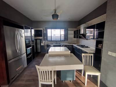 MOST LUXURIOUS AND ARCHITECTURE ULTRA MODERN STYLE DOUBLE STORY BUNGALOW FOR SELL IN DHA PHASE 8,NEAR TO CREEK VISTA