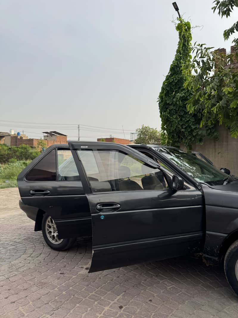 Nissan sunny 6