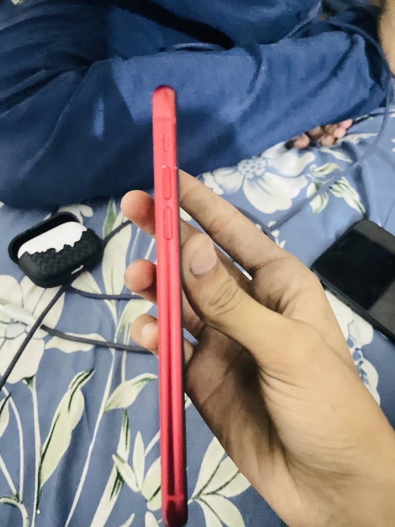 Apple iPhone 11 3