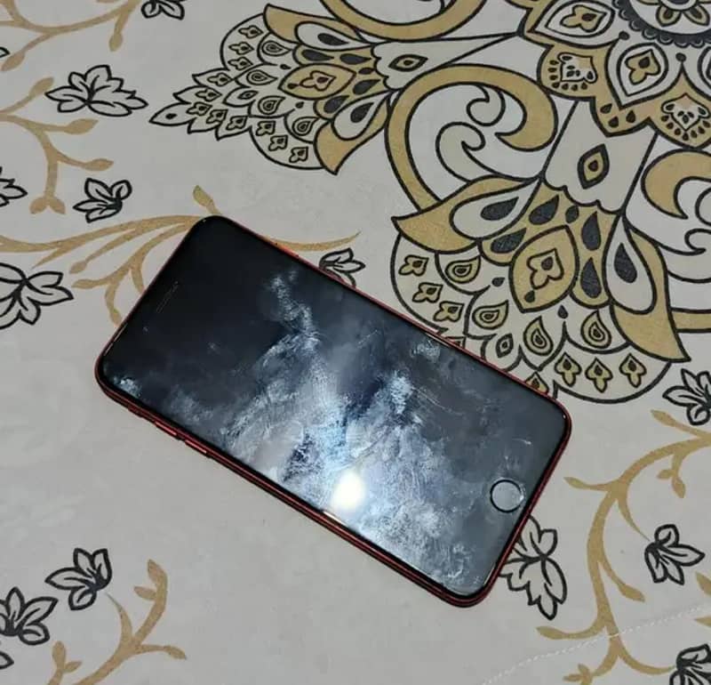 Apple iPhone 8 Plus 3
