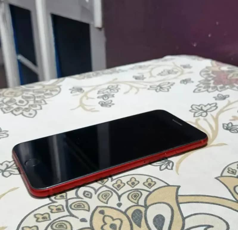 Apple iPhone 8 Plus 4