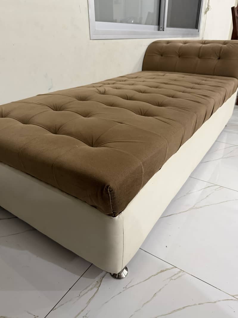 Single Dewan / Sofa 1