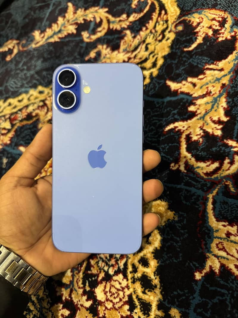 Apple iPhone 16 Plus 4