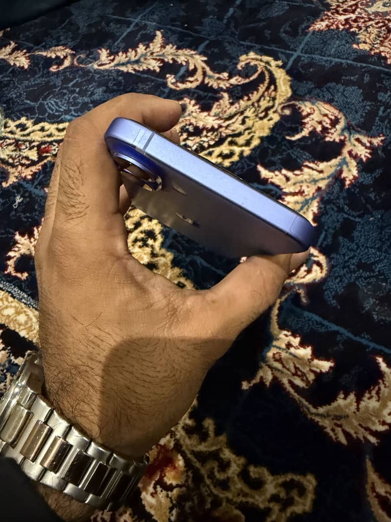 Apple iPhone 16 Plus 5