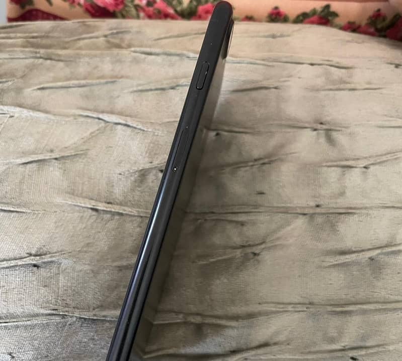 Apple iPhone 7 plus 4