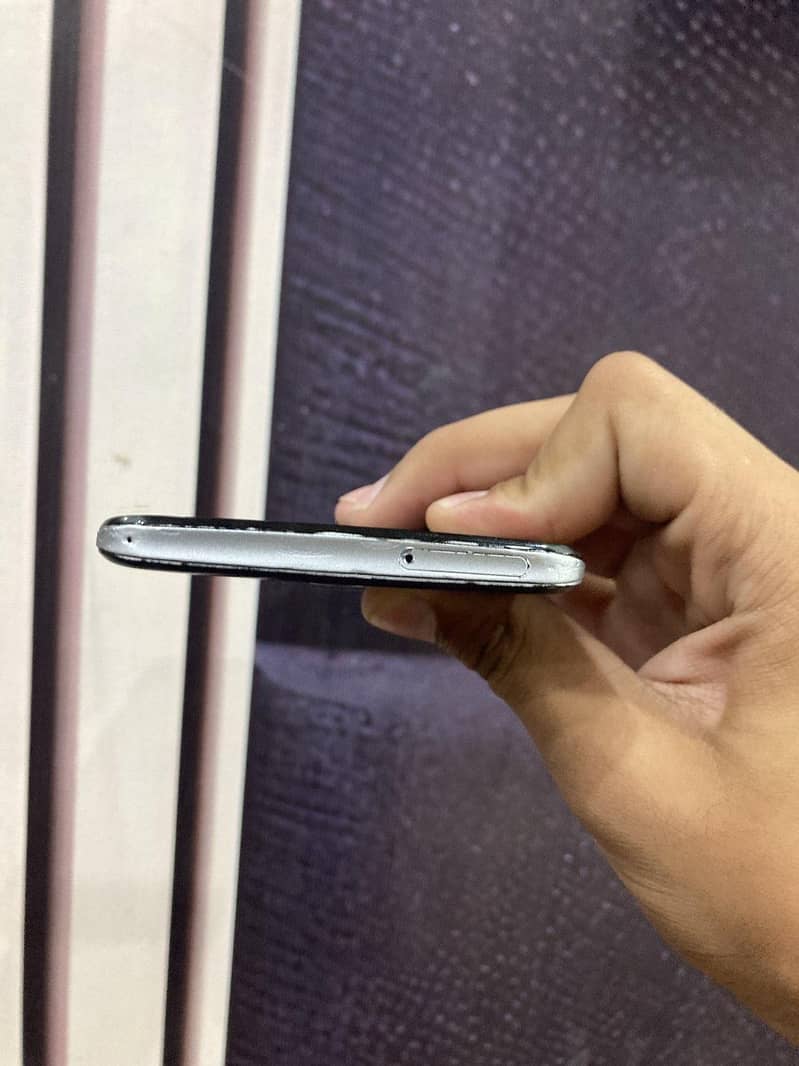 Sharp Aquos Zero 2 3