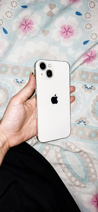Apple iPhone 13