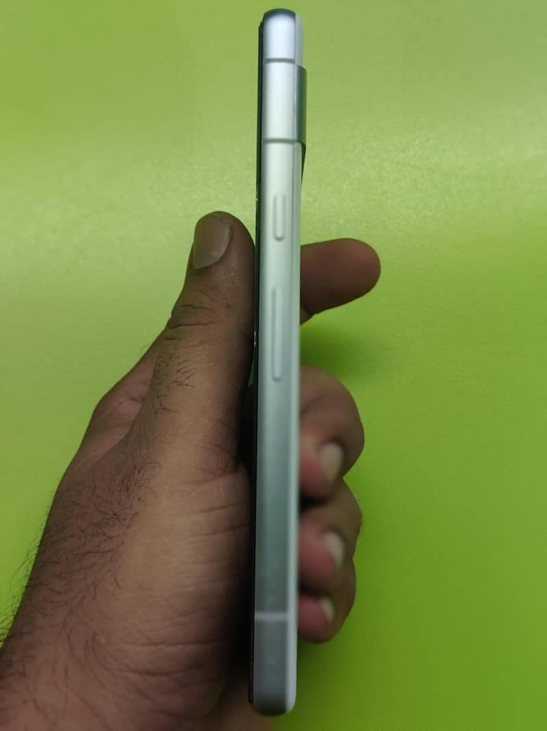 Google Pixel 7a 5