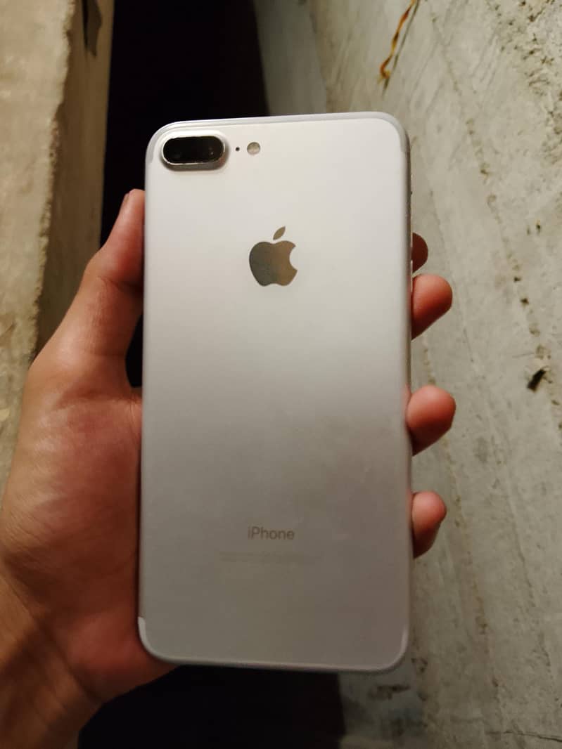 Apple iPhone 7 Plus 0